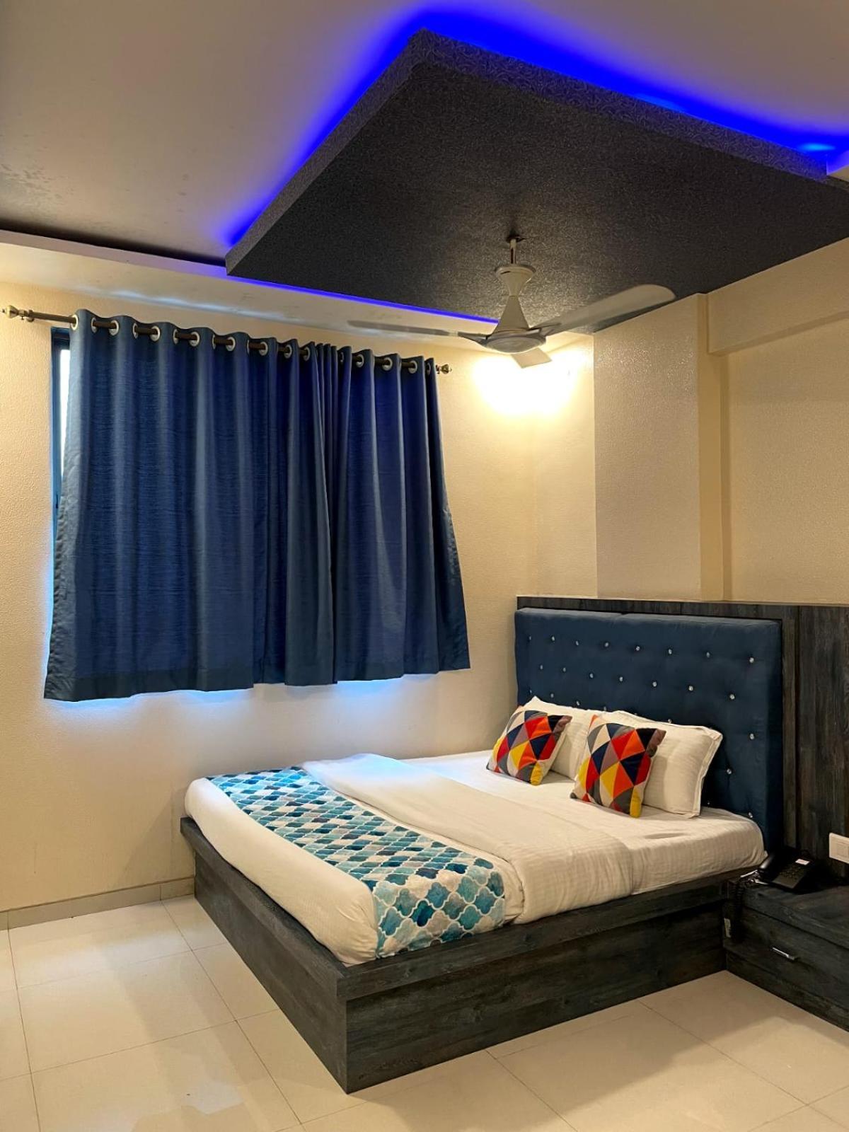 Hotel Mari Aai Residency Navi Mumbai Exteriör bild