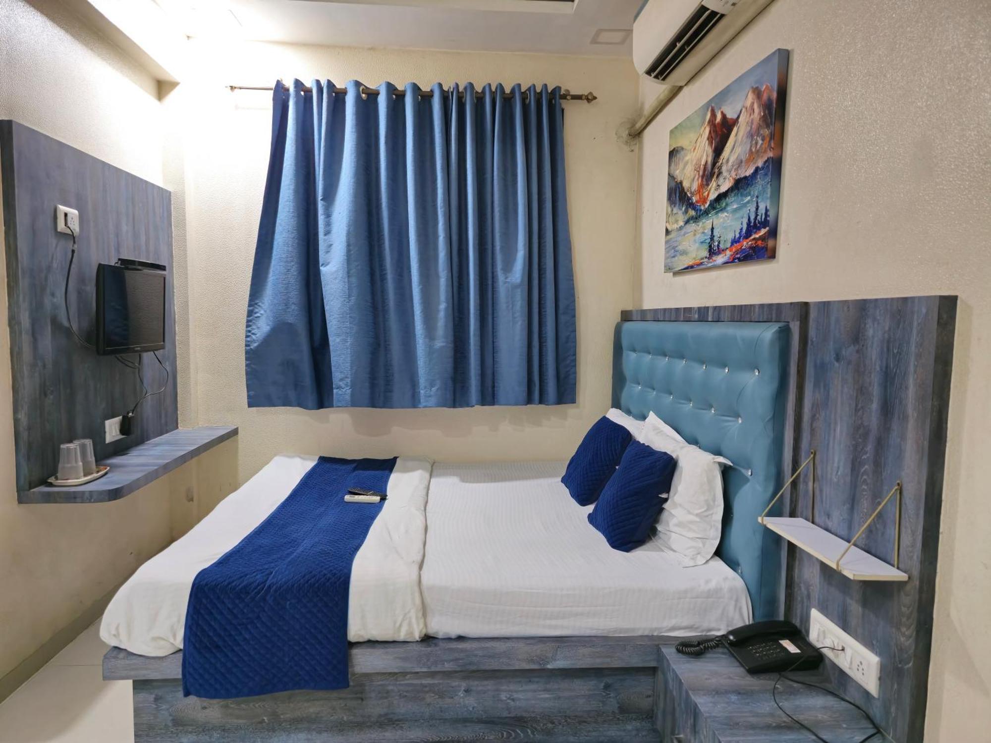 Hotel Mari Aai Residency Navi Mumbai Rum bild